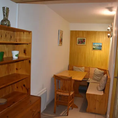 Apartment 2 Pieces Avec Terrasse Et Jardin Privatif, Calme, Proche Commerces Et Pistes De - Fr-1-464-184 Pralognan-la-Vanoise